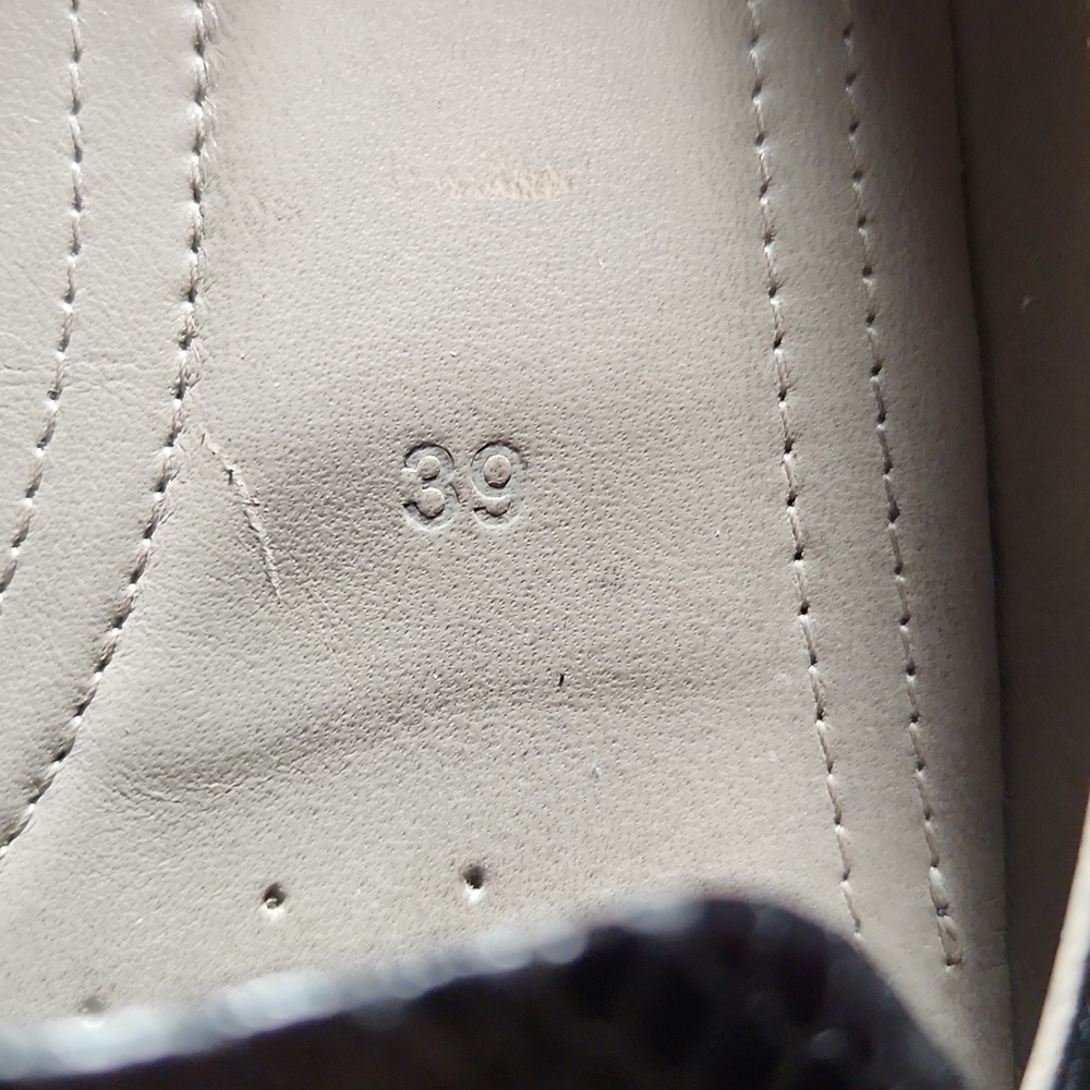 ECCO  WOMEN'S BLACK LOAFERS SIZE 39. - Picture 4 of 14